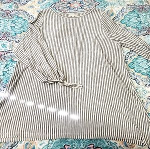 Max Studio 3/4 Tie Sleeve Top